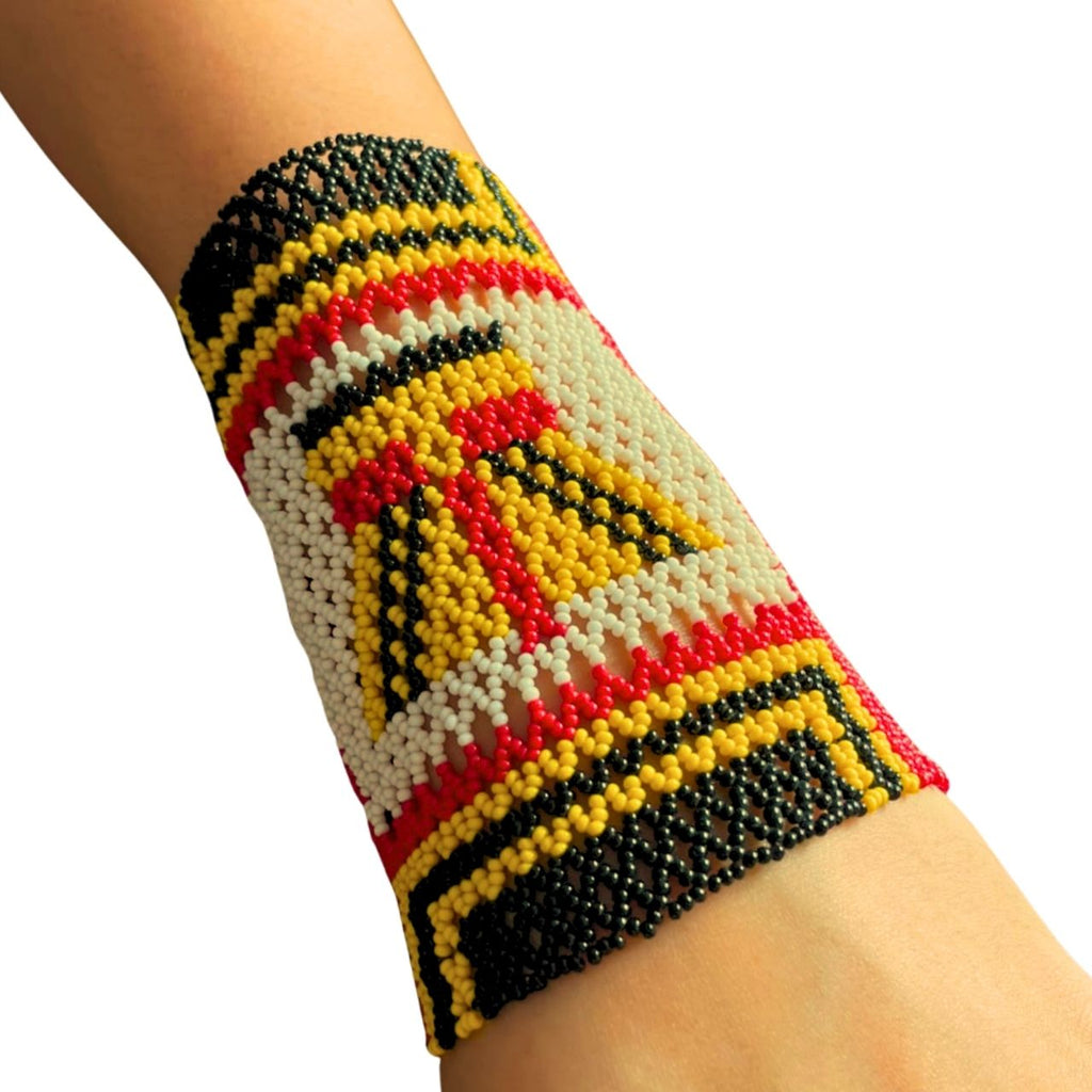 Pulseira elástica de miçangas Fulni-ô, 19 cm, padrão geométrico preto, vermelho e amarelo
