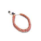 Pulseira de sementes ajustável com contas coloridas e pingentes escuros