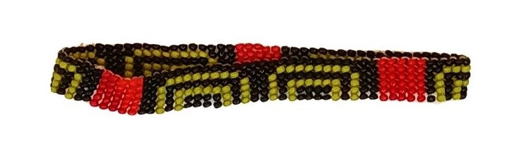 Pulseira de miçangas com faixa listrada preta, amarela e vermelha