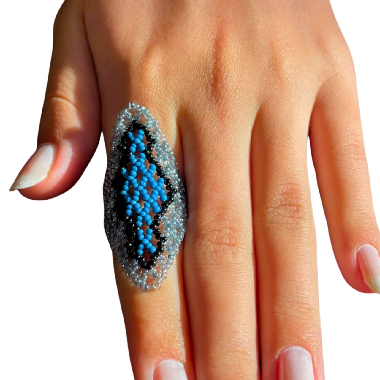 Anel de miçangas azul e preto com detalhe prateado