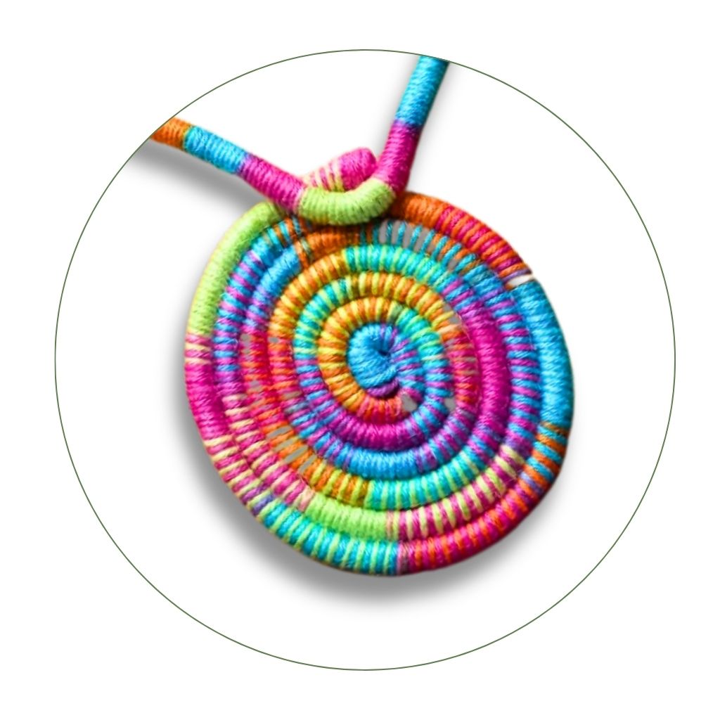 Colar Espiral Linhas | Arte Urbana