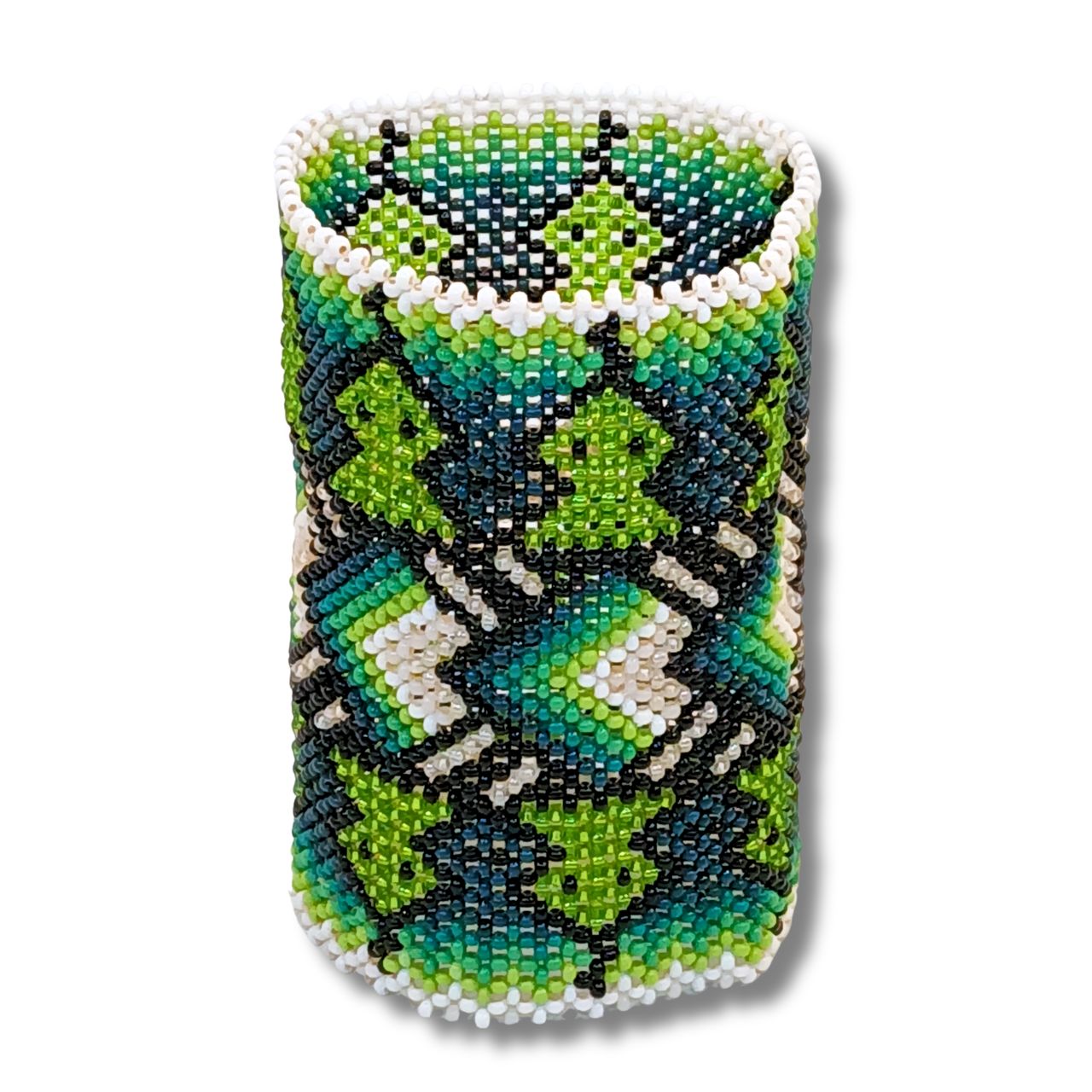 Pulseira indígena 20cm feita de miçangas, padrão quadriculado verde, azul e branco
