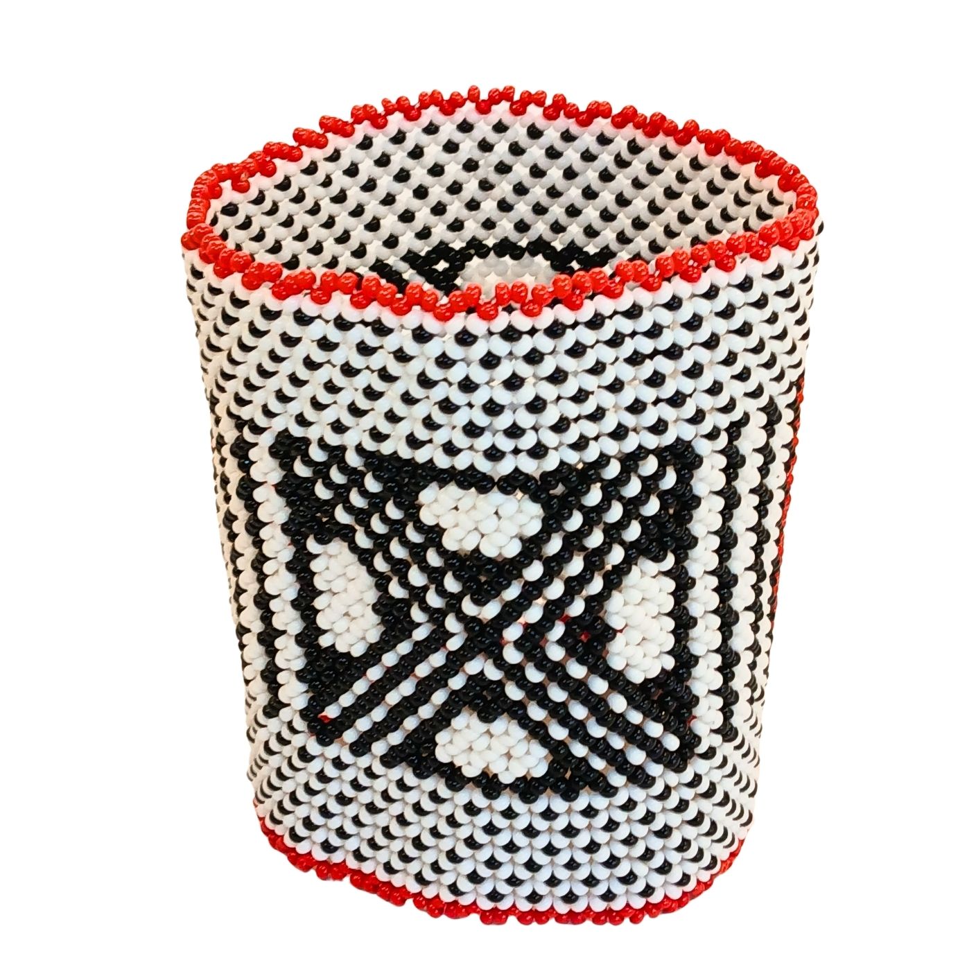 Pulseira de miçangas elástica branca, preta e vermelha, padrão geométrico.